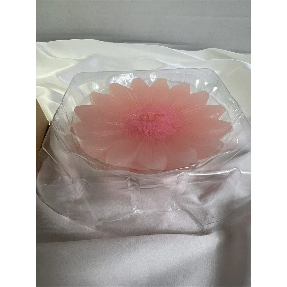 Vinatge Avon 1997 Floating Floral‎ Candle Pink Gift Collection New In Box